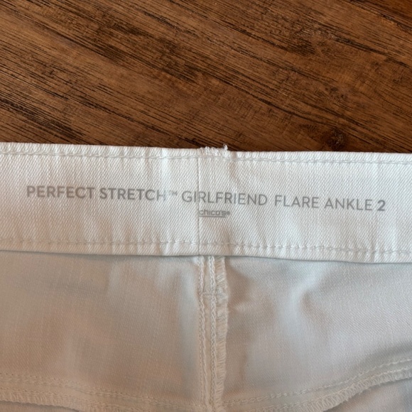 Chico's Size 2 White Perfect Stretch Girlfriend Flare Ankle Jeans Womens Size 12 - Picture 13 of 17